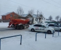 Сотрудники МУП Городское хозяйство расчищают город от снега
