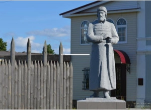 Памятник Акпарсу